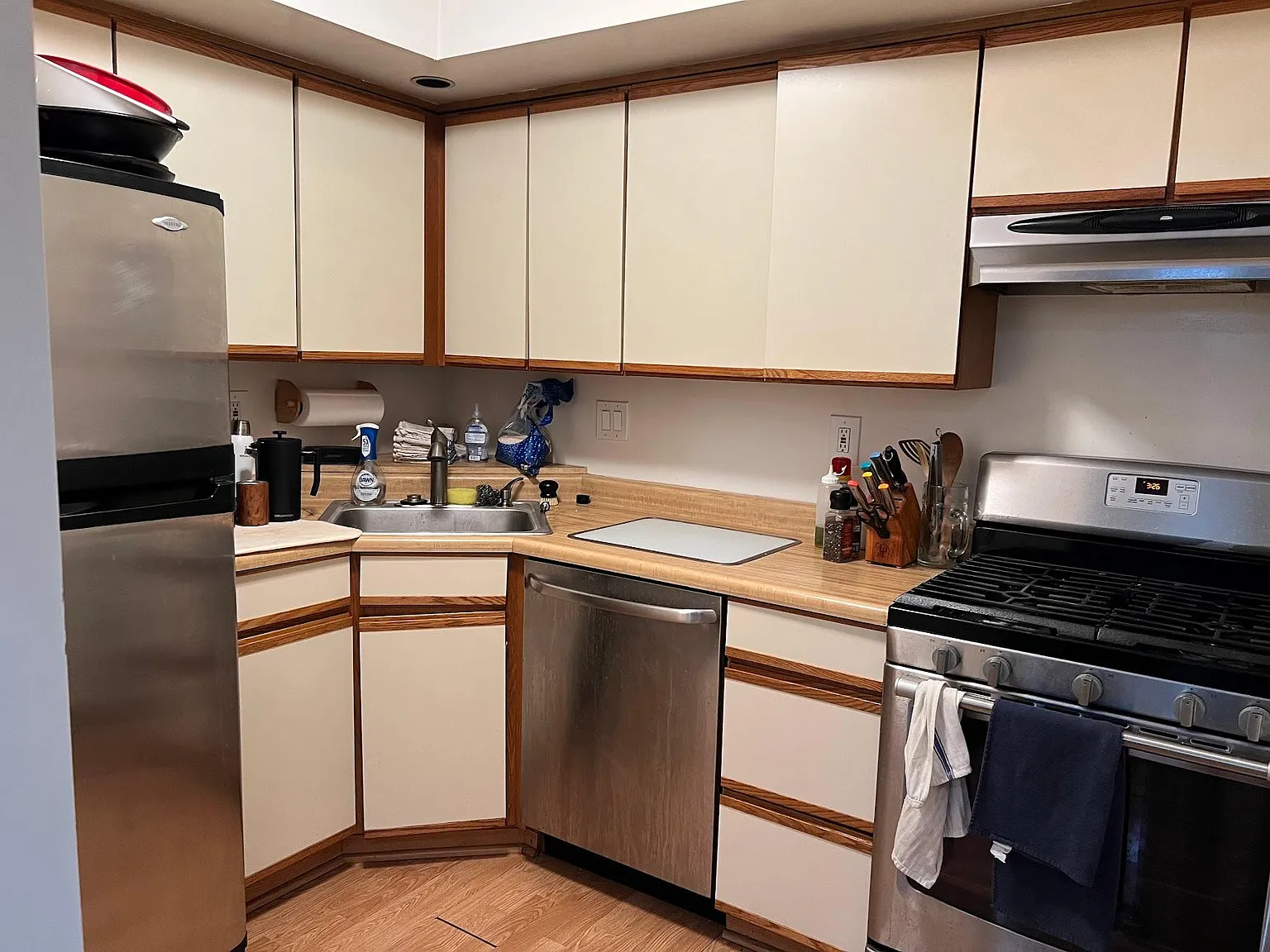 2 bed, 1600 sqft, $2,400 — Photo 2