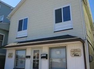 82 Garibaldi Ave, Roseto, PA 18013