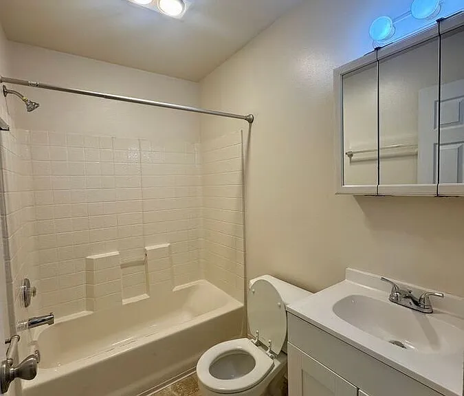 11544 Greenwood Ave N #4 — Photo 7