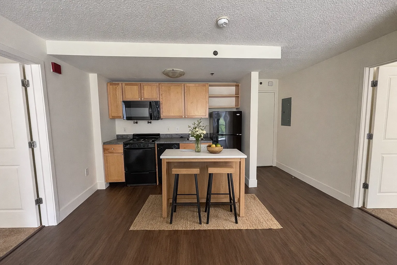 Downtowner Apartments — Photo 1