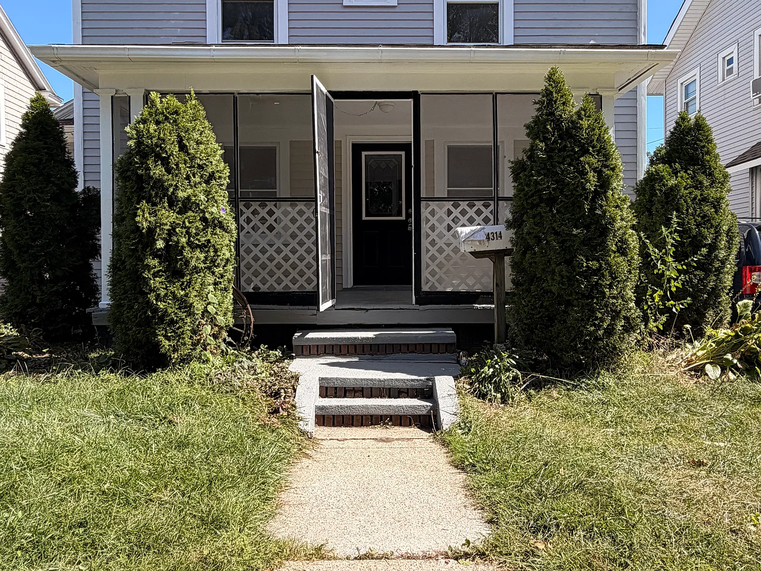 3 bed, 1256 sqft, $1,400 — Photo 1