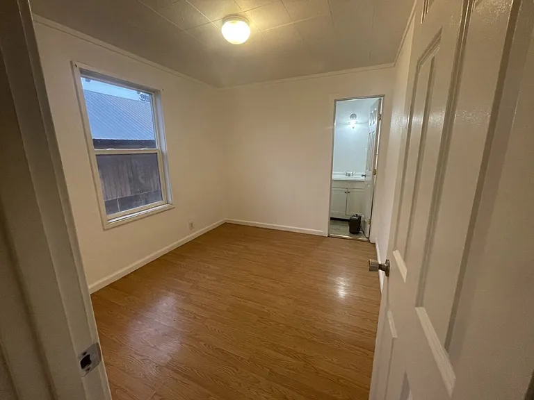 320 Birch St #3 — Photo 5