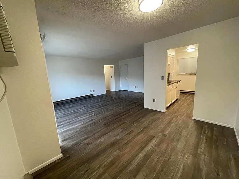 1004 E South St #6 — Photo 22