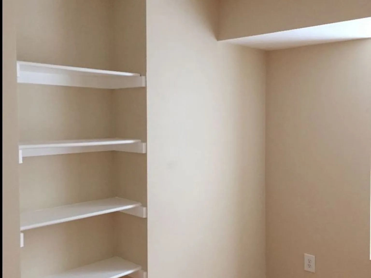 3 bed, 1.0 bath, 1100 sqft, $3,800 — Photo 1