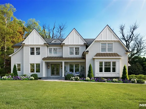 529 Covington Pl, Wyckoff, NJ 07481