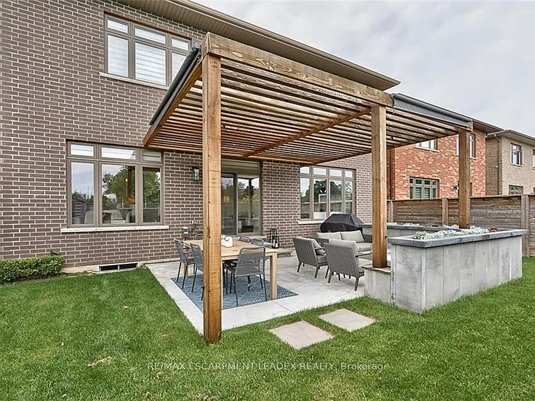 19 Secinaro Ave — Photo 36