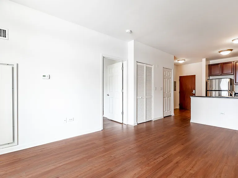 Astoria Tower — Photo 34