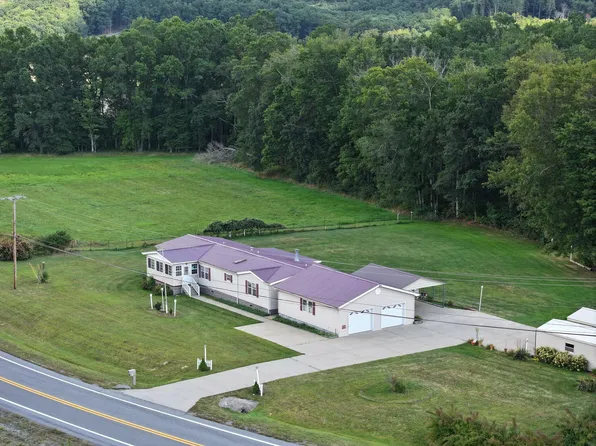 2871 Grassy Meadows Rd, Alderson, WV 24910
