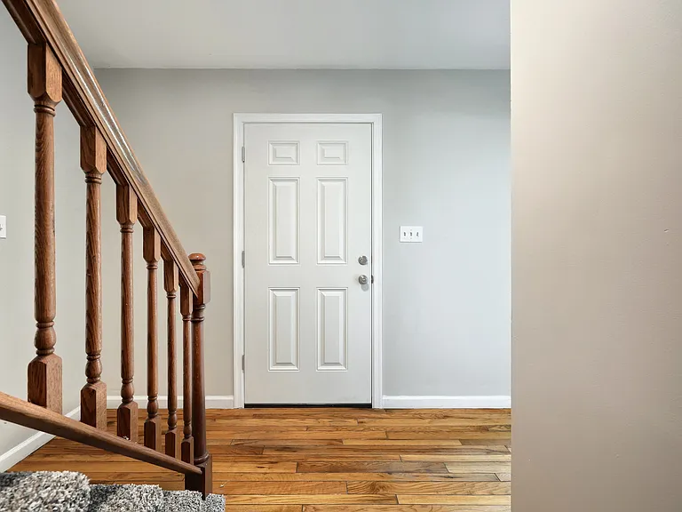 1676 Taylor Dr — Photo 15