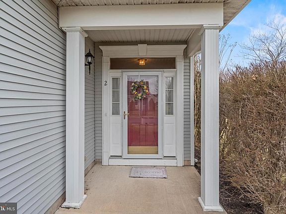 3rd image of 2 Windy Reef Ct