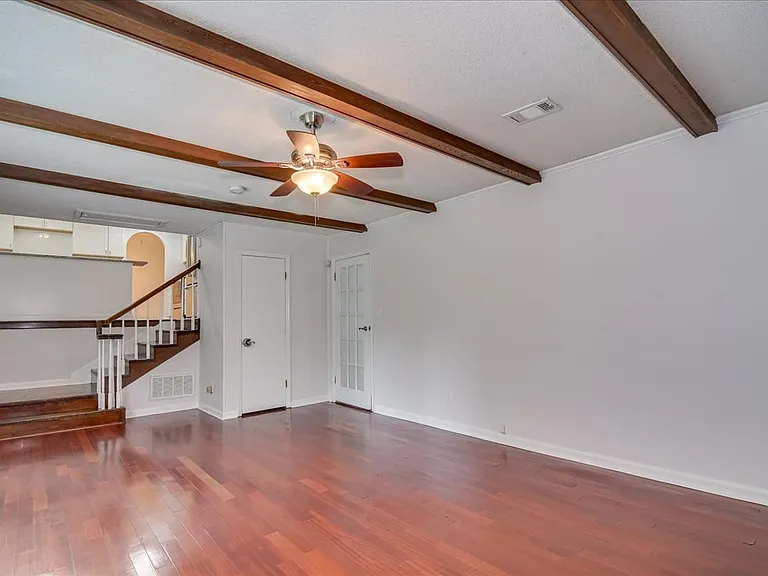 303 Meadowlake Dr — Photo 14