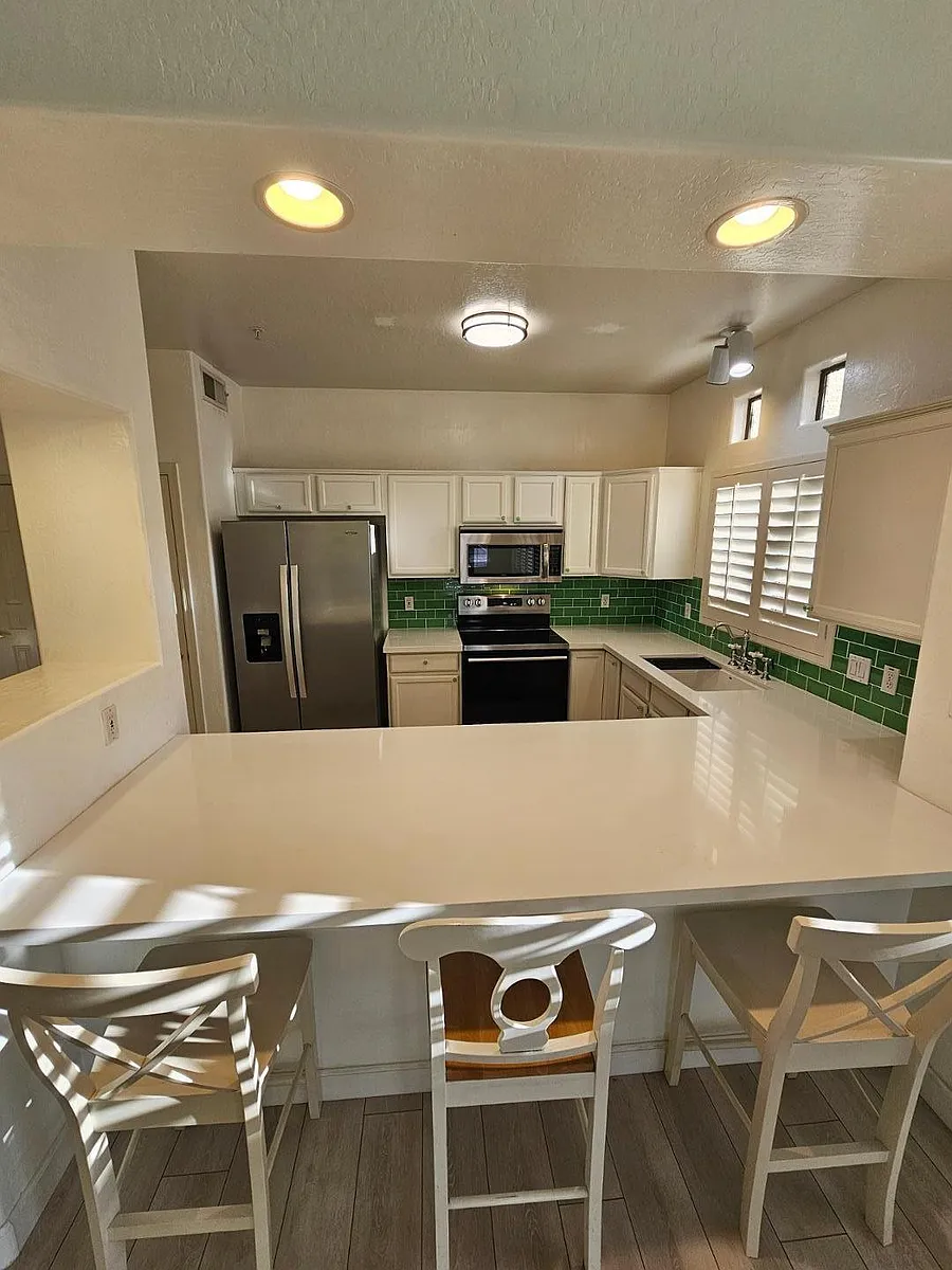 Building Photo - 1351 N Pleasant Dr #1108