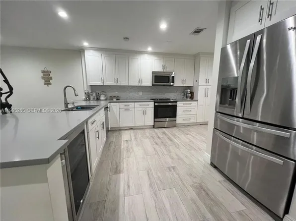 307 Bonnie Brae Way #Townhouse 26, Hollywood, FL 33021