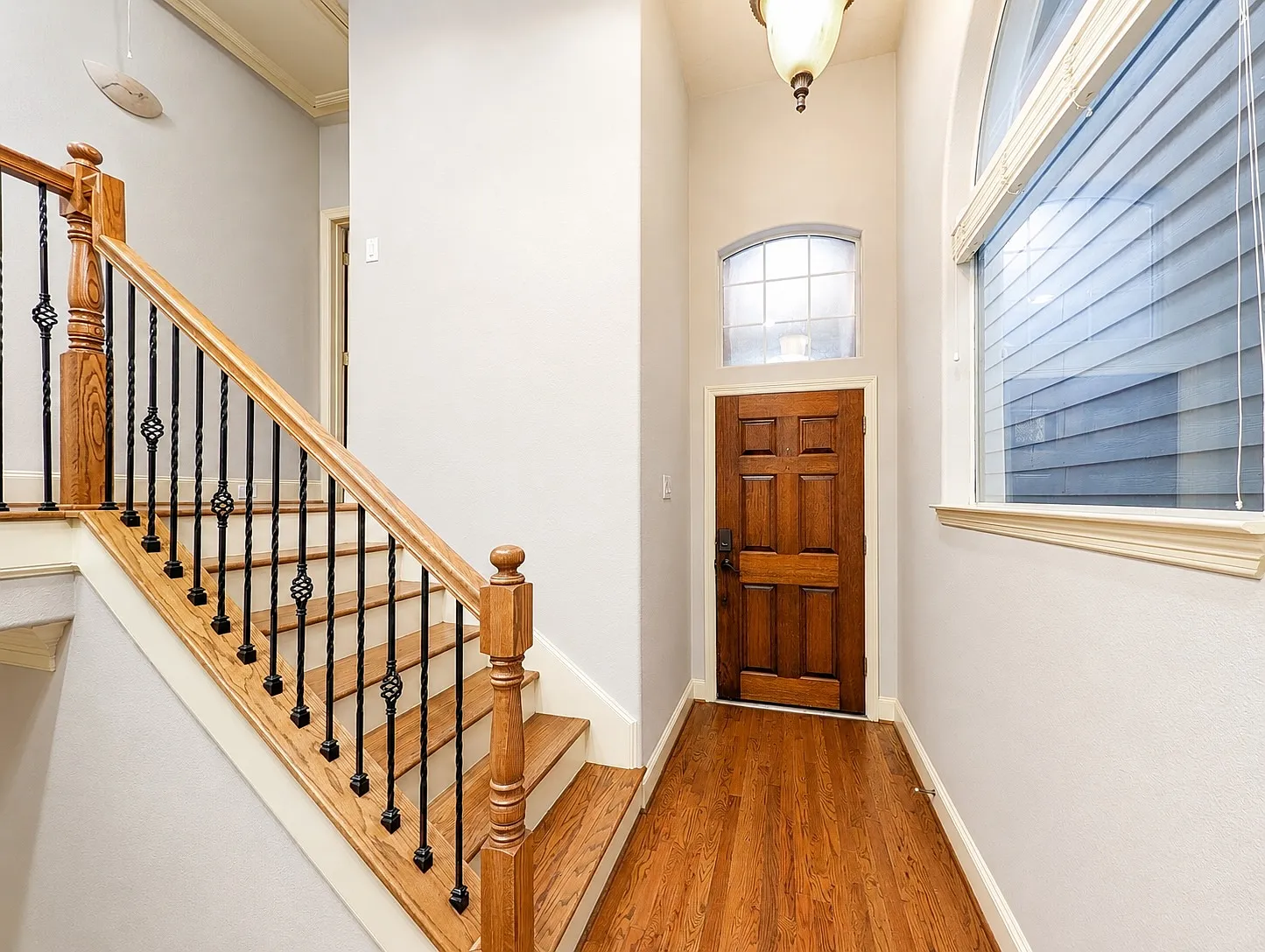 3 bed, 1511 sqft, $2,345 — Photo 2