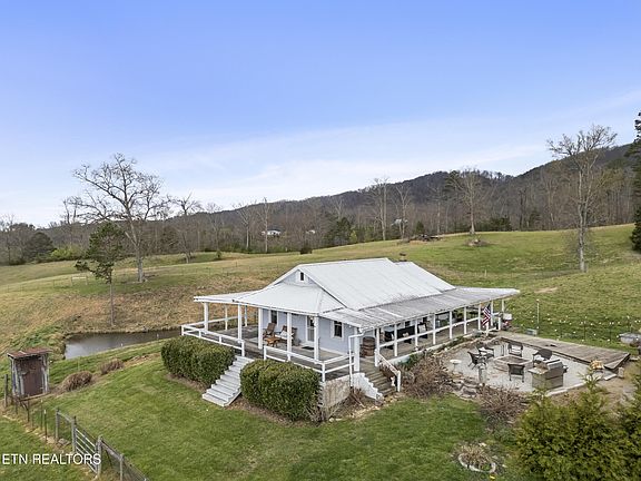 3rd image of 1397 Tater Valley Rd