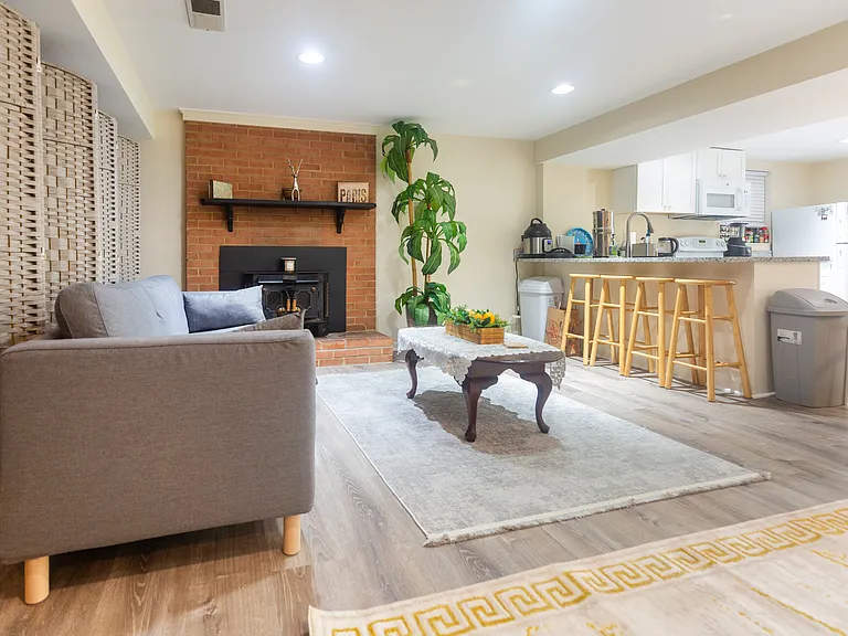 Fairwood Ln — Photo 2