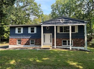 4 Mountainside Rd, Warwick, NY 10990