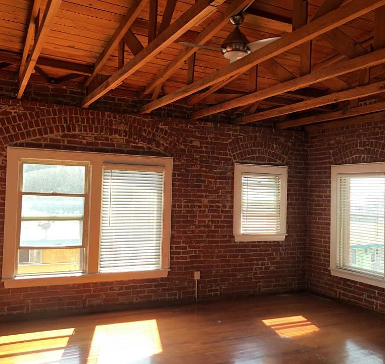 2nd image of 6201 Yucca St #206