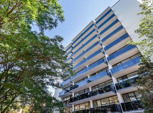 15 Walmer Rd #1006, Toronto, ON M5R 2X1