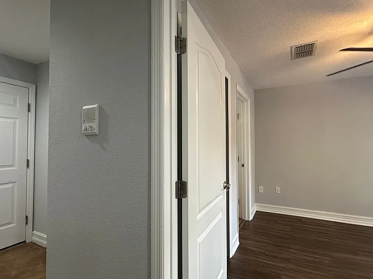 3720 Messina Dr — Photo 3