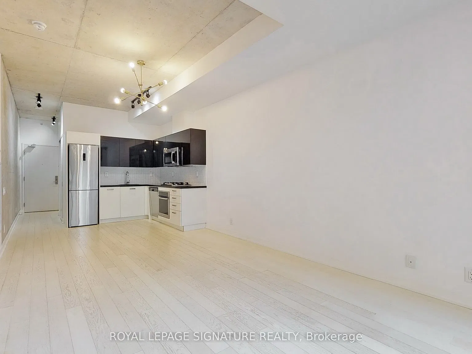 39 Brant St — Photo 4