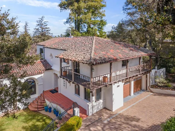 2323 Summit Dr, Hillsborough, CA 94010