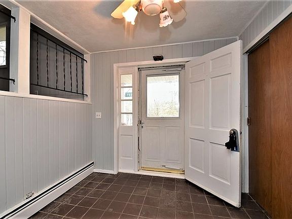 3rd image of 7972 Scotland Dr