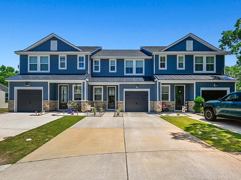 7722 Park Gate Dr — Photo 18