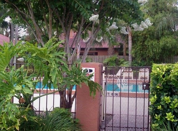 4th image of 678 Trinidad Ct S Unit 678