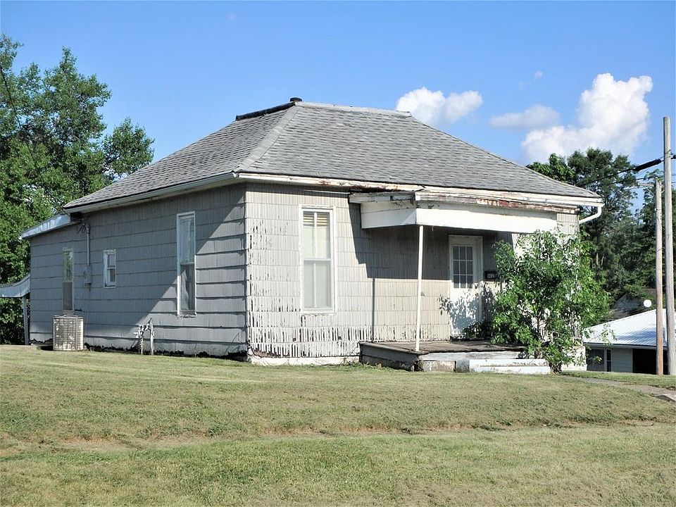 1st image of 102 5th St