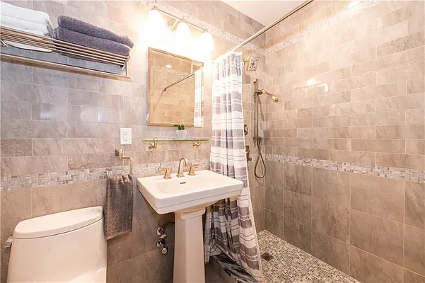 Sold by Remax Edge | media 15