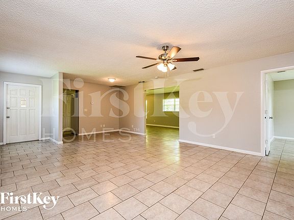 4th image of 656 Canal Dr