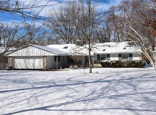 424 Bassett Rd, Bay Village, OH 44140