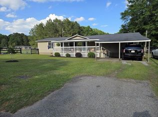 155 Apple Rd, Wedgefield, SC 29168