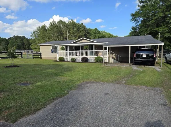155 Apple Rd, Wedgefield, SC 29168