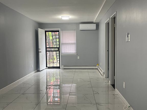 3rd image of 8776 24th Ave #1
