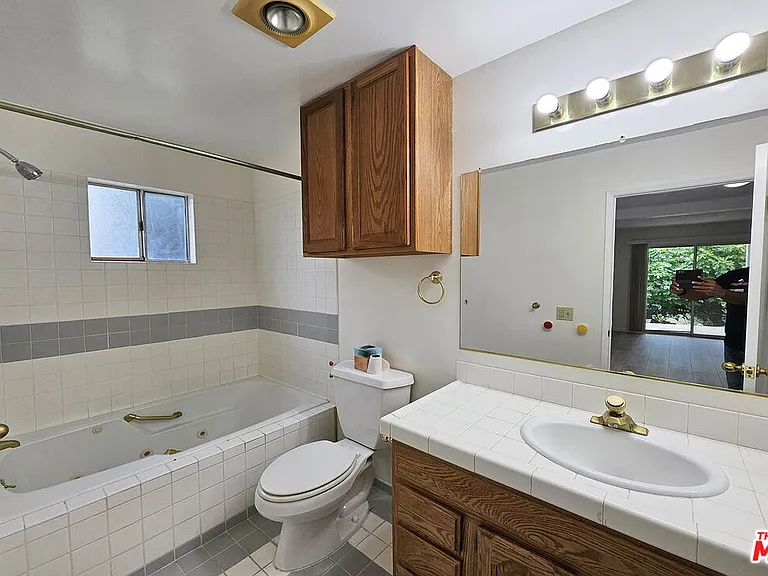 2251 Maurice Ave — Photo 23