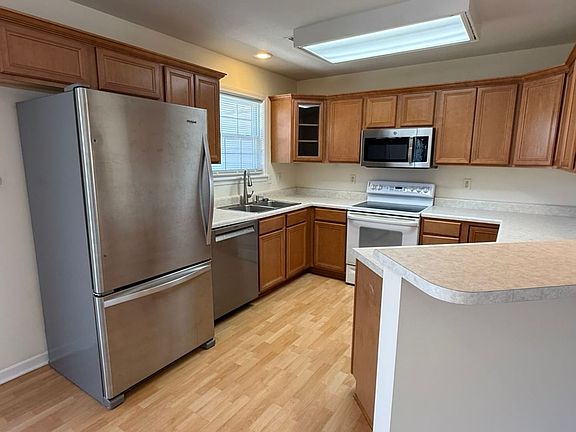 4th image of 903 Norman Dr