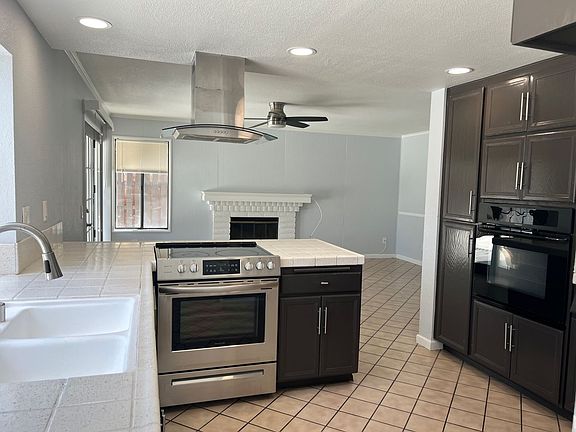 5th image of 893 Mesa Pl