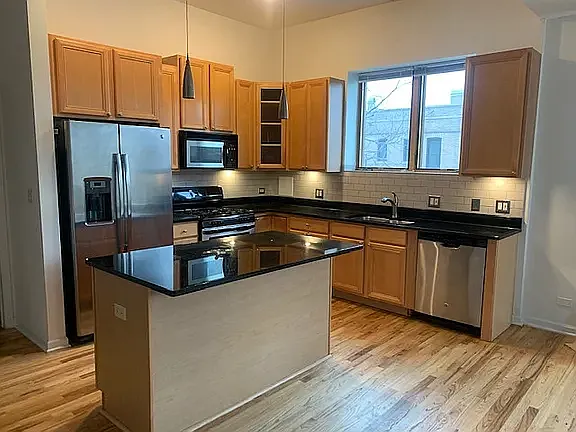 Building Photo - 811 N Rockwell St #2R