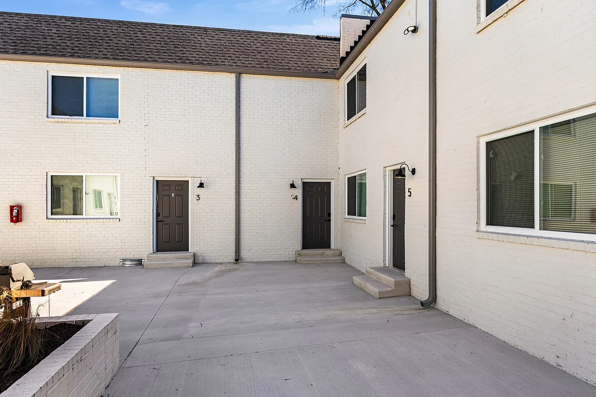 Unit # 4 Front Entrance - 2129 Acklen Ave #4
