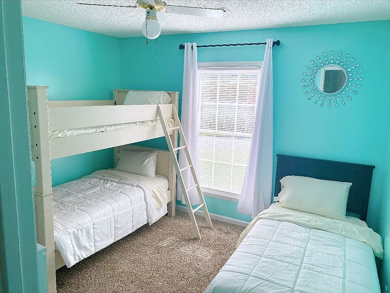 720 Crestview Dr — Photo 8