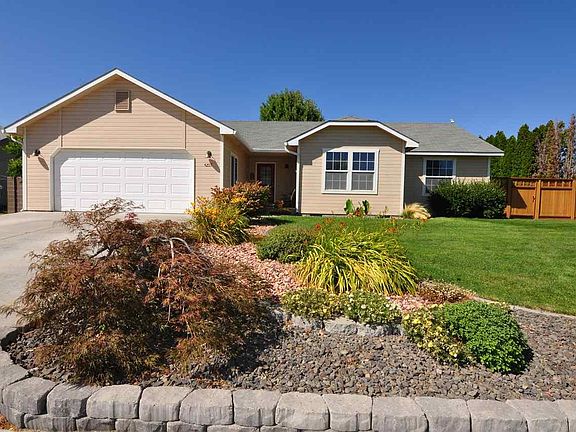 2nd image of 4207 Hilltop Dr