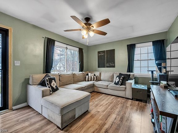 3rd image of 4875 Marigold Rd