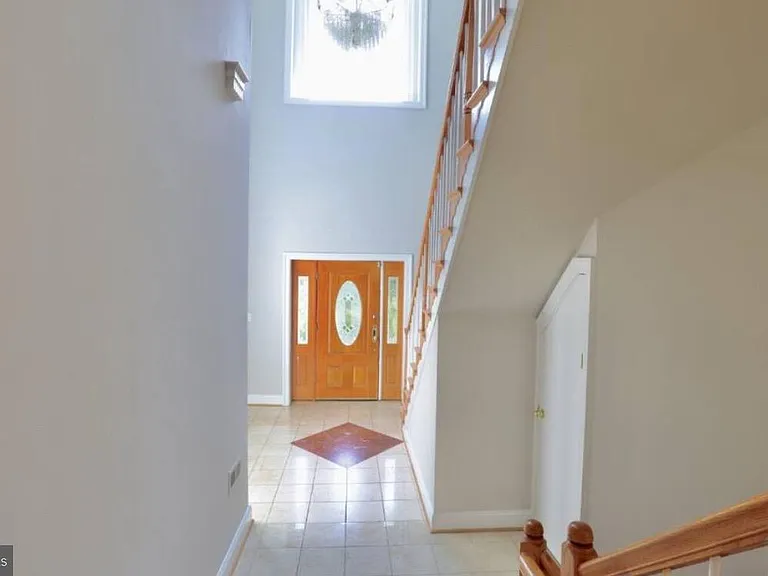 1310 Forestwood Dr — Photo 3
