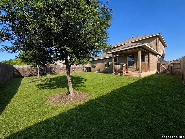 5 bed, 2.5 bath, 2627 sqft, $2,200 — Photo 3