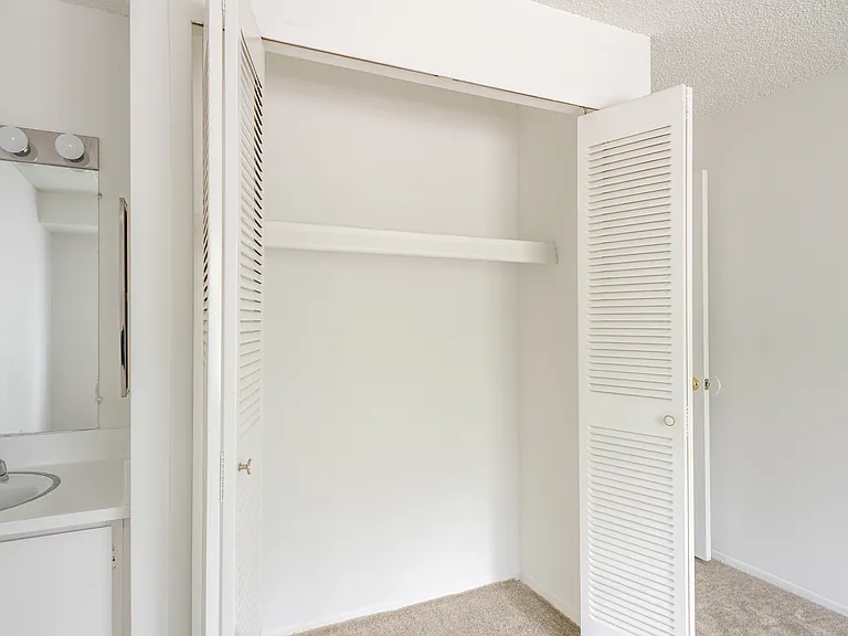 Riverside Village Apartments — Photo 42