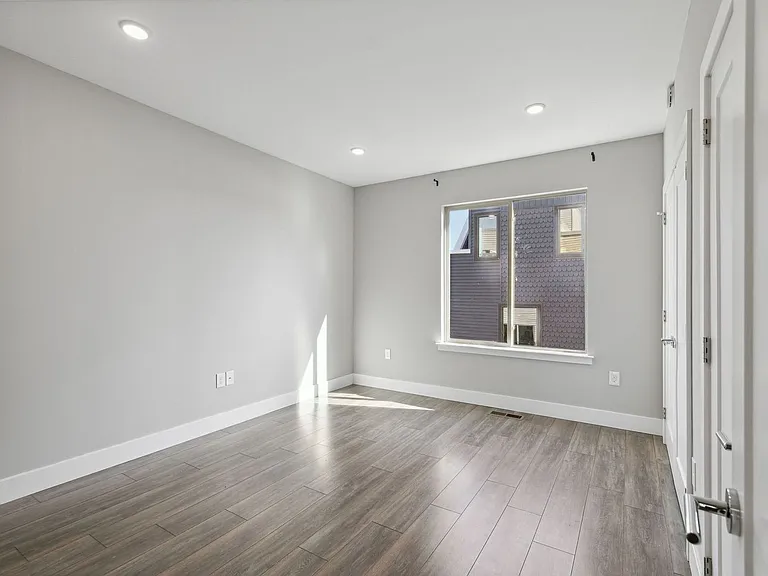 1845 E Huntingdon St — Photo 76