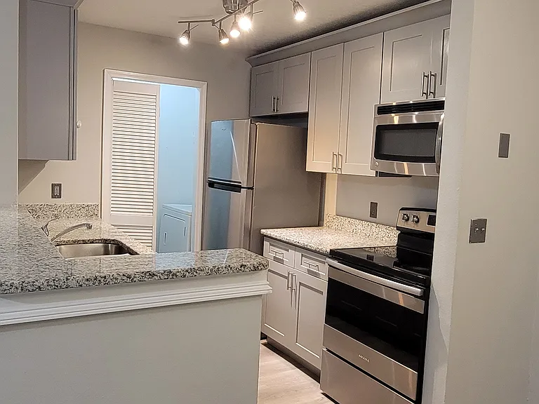 6148 Westgate Dr #103 — Photo 1
