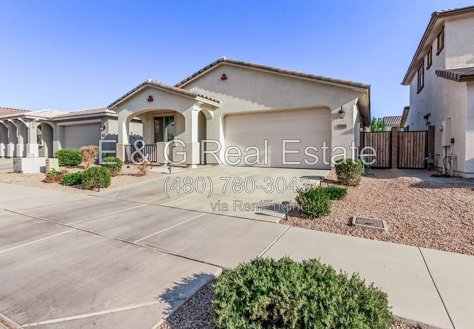4 bed, 2.5 bath, 1959 sqft, $2,450 — Photo 2